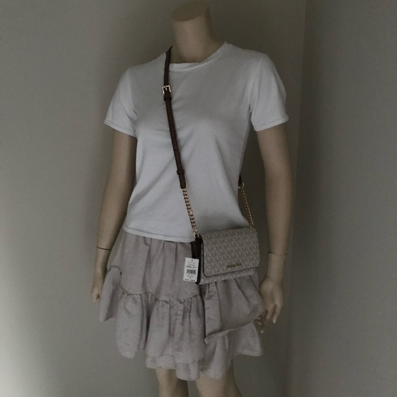 Michael Kors Purse🎈🎈 - Picture 5 of 11